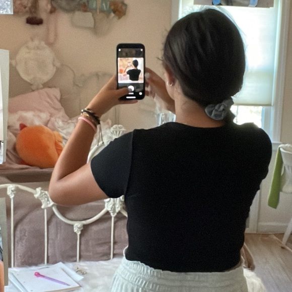 NWOT Amante crop tee with collar and ring detail with rucching on the front. - Picture 7 of 7